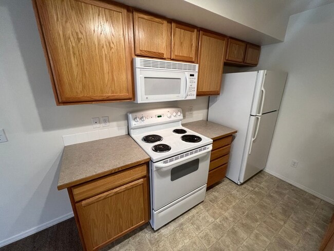 Building Photo - Spacious 2 Bed, 1.5 Bath in CDA!