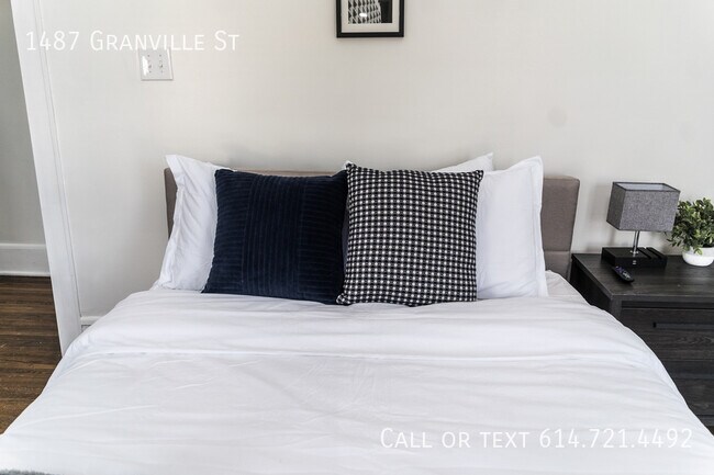 Building Photo - 1487 Granville St