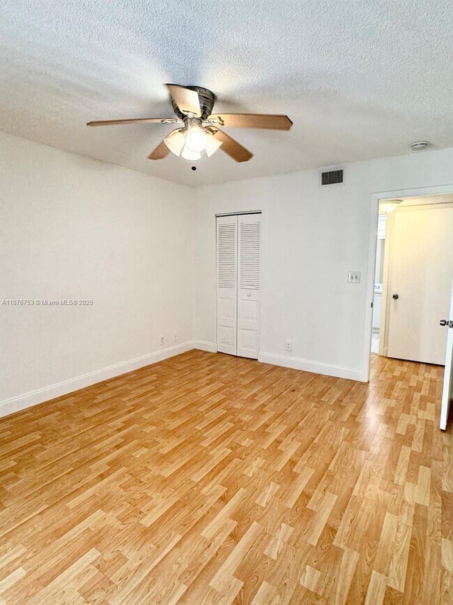 Building Photo - 8100 Geneva Ct
