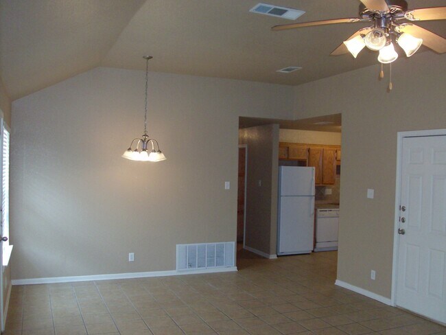 Building Photo - Well-Maintained Home Near Clear Creek Gate...