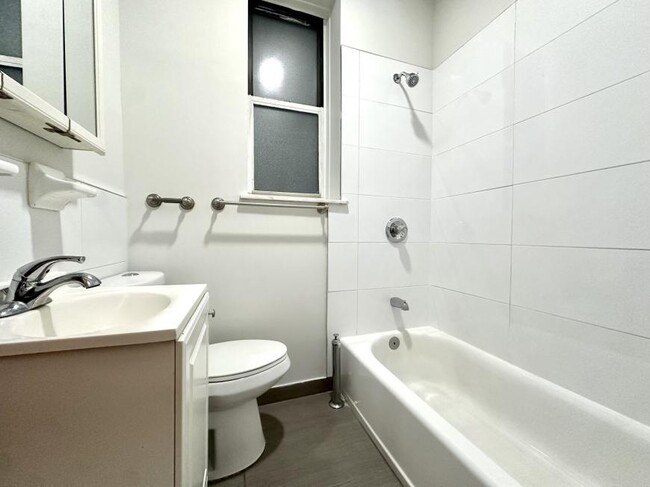 Building Photo - 3 bedroom in New York NY 10027