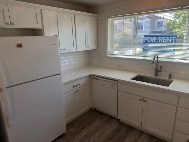 Building Photo - 2327 Sam Parrett Dr