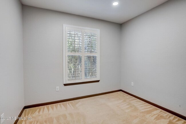 Building Photo - 8539 Gate Pkwy W