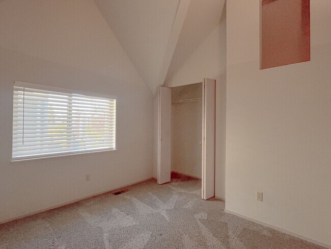 Building Photo - Natural Light Filled 2bd/2bth Loft Condo in Crown Hill, $2,550/mo.