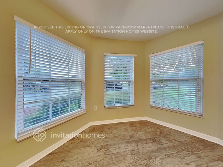 Building Photo - 2389 Hamlet Cir