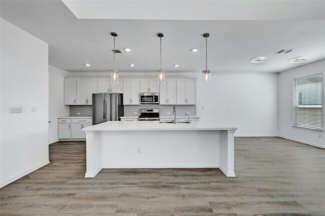 Building Photo - 6411 Velvet Leaf Ln