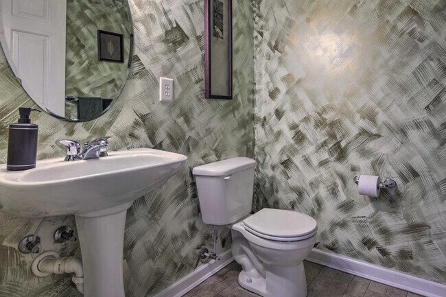 Building Photo - 5077 Cameo Terrace