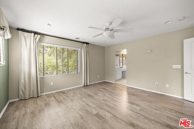 Building Photo - 631 Clearwater Creek Dr