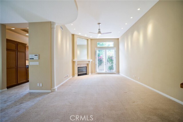 Building Photo - 3055 E Hillcrest Dr