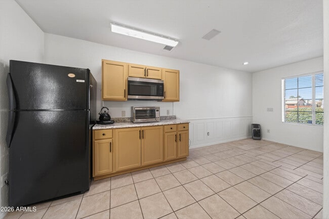 Building Photo - 3824 Plaza De La Yerba