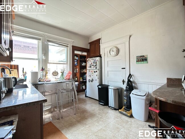 Building Photo - 346 Faneuil St