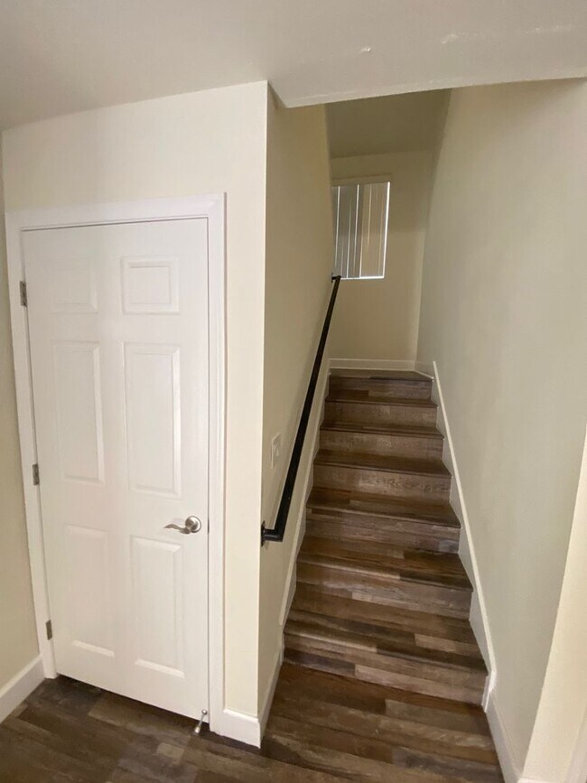 Building Photo - 23(1456,1458)