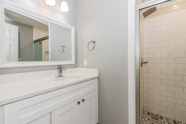 Building Photo - 11215 Munn St