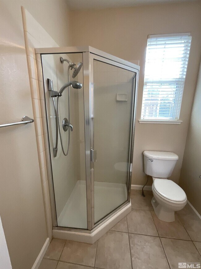 Building Photo - 2847 Falcon Ridge Dr