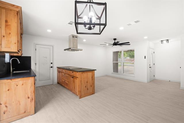 Building Photo - 103 N Summit St