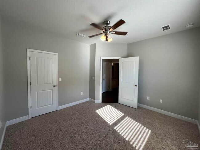 Building Photo - 4128 S Cambridge Way