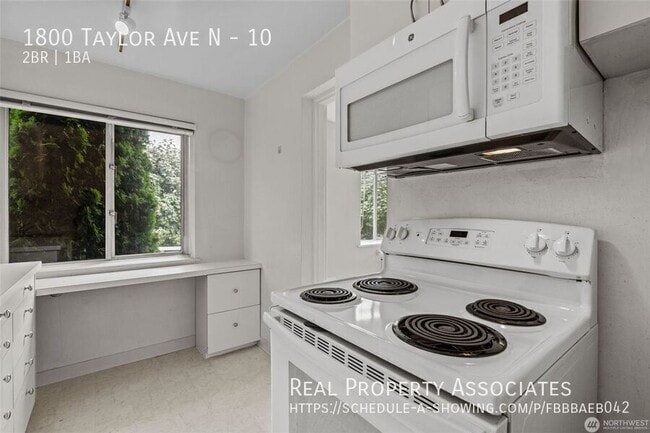 Building Photo - 1800 Taylor Ave N