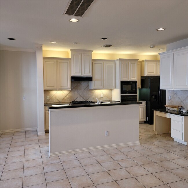 Building Photo - 7111 Harmony Cove