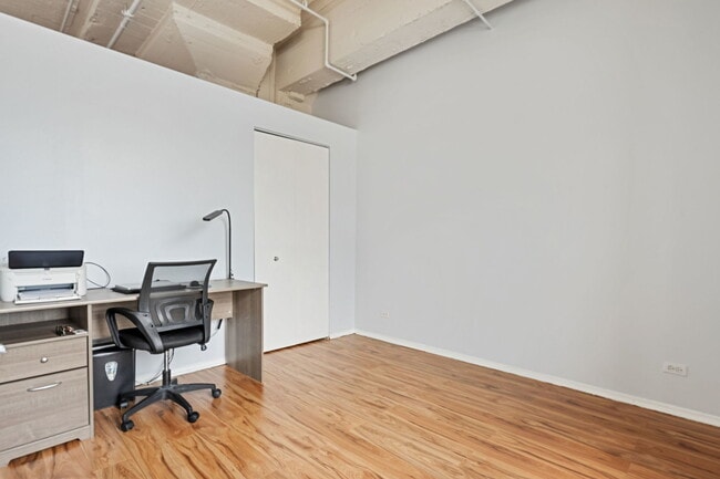 Building Photo - 1530 S State St