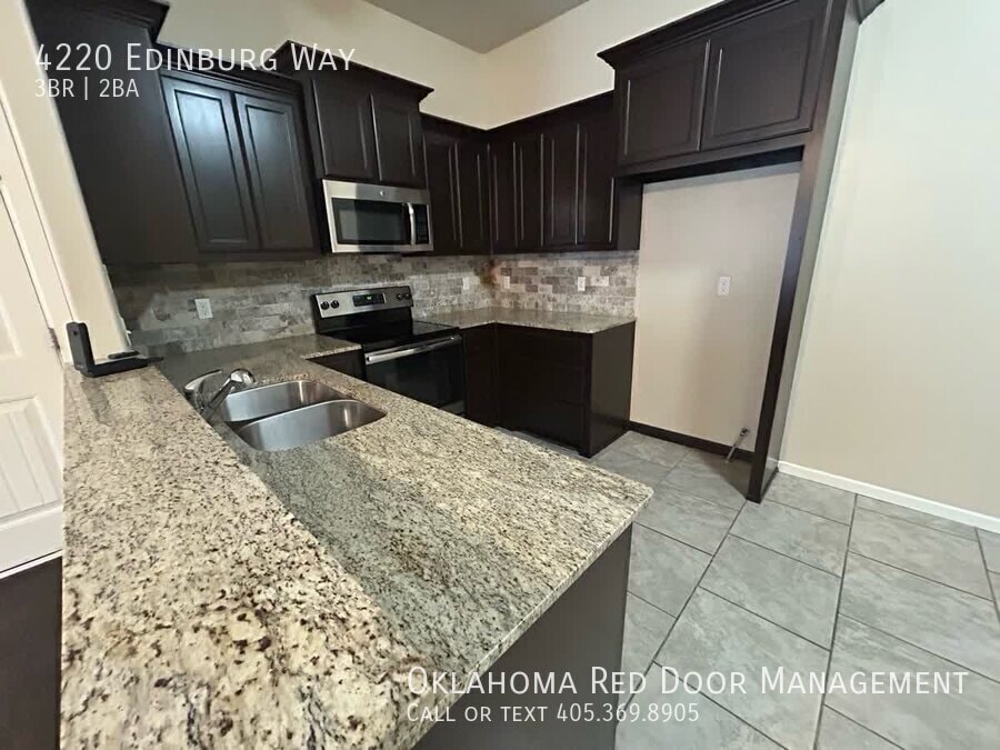 Building Photo - 4220 Edinburg Way