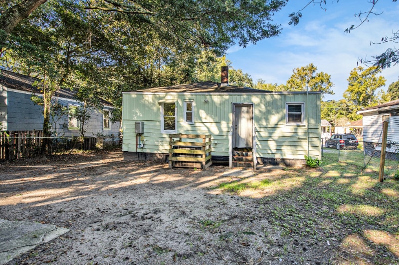 Building Photo - 2755 E Surrey Dr