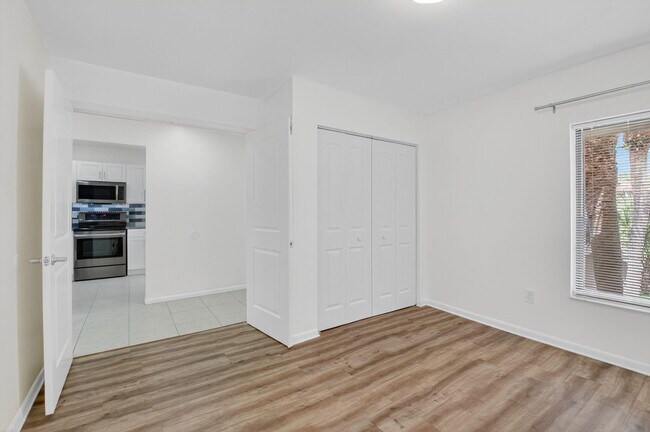 Building Photo - 5151 W Club Cir