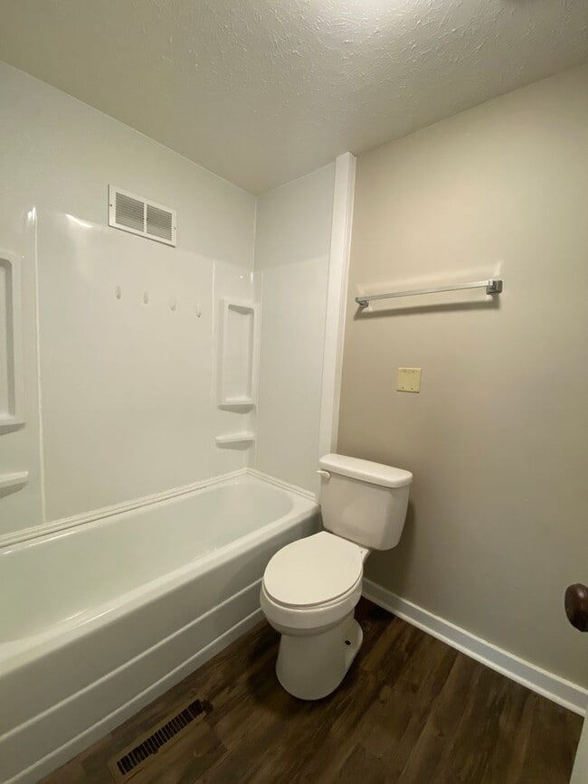 Building Photo - 2 Bed 1 Bath in the Delaware Area