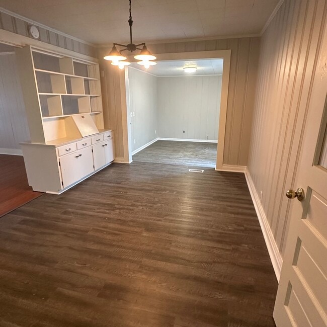 Building Photo - 271 3rd Ave SW