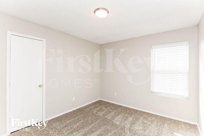 Building Photo - 5017 Waterford Dr