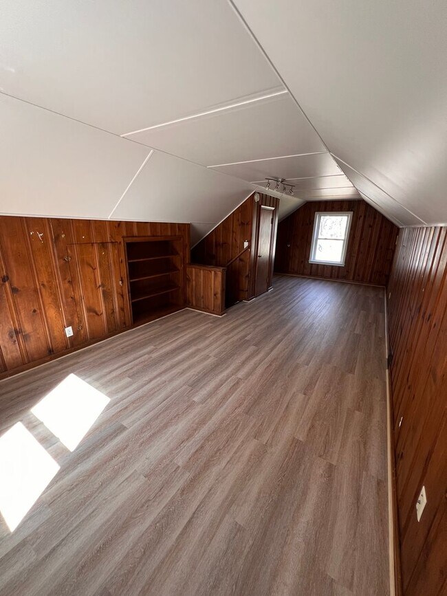 Building Photo - Fully Remodeled 3-Bedroom Home in Dearborn Heights — Great Location, Ready for You