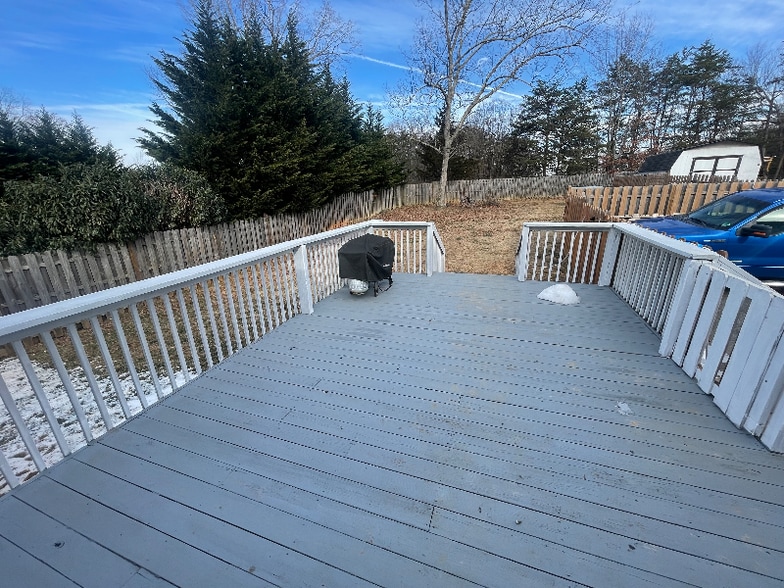 Building Photo - 2271 Sunburst Rd