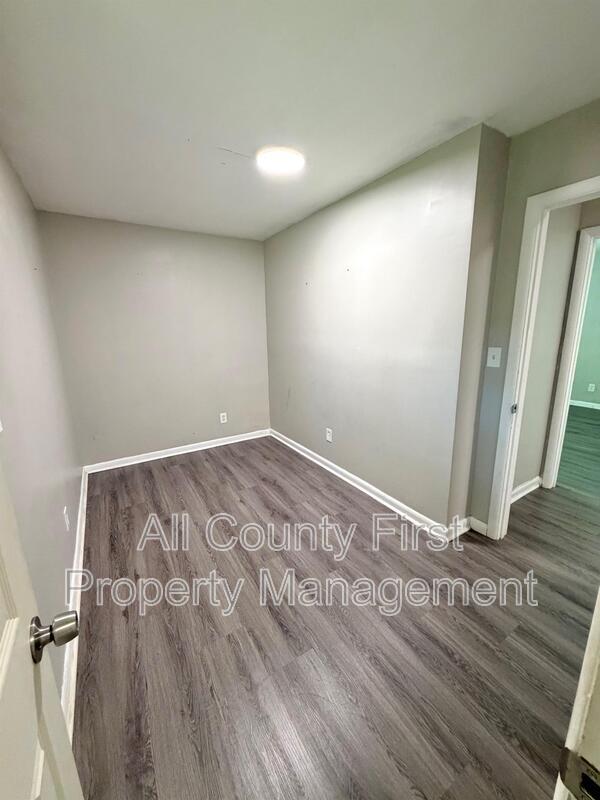 Building Photo - 2386 Cresta Dr