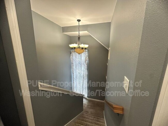 Building Photo - 2327 S I St