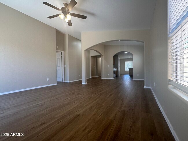 Building Photo - 25211 W Lamont Ave