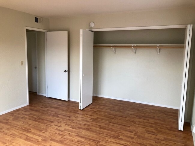 Building Photo - Pierpont Beach Home