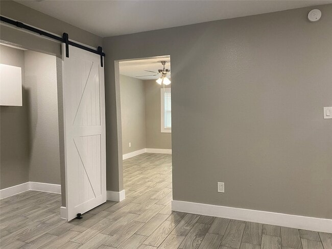 Building Photo - 231 Acker St