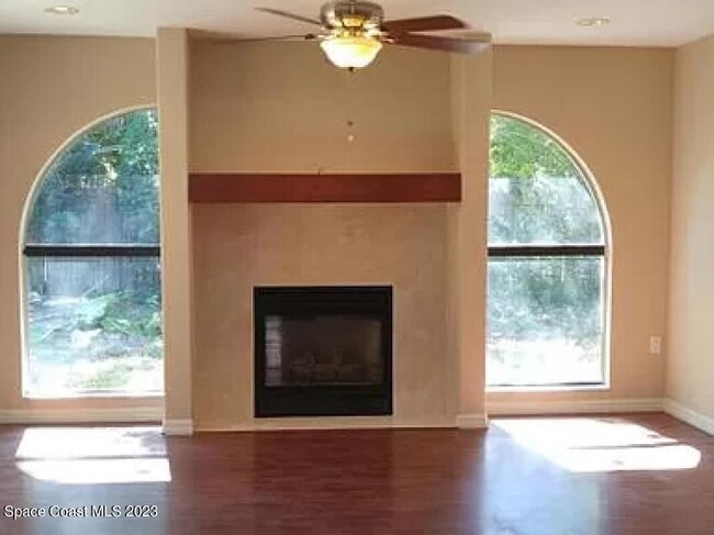 Building Photo - 3067 Village Park Dr