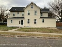 Building Photo - 104 Bridge Ave