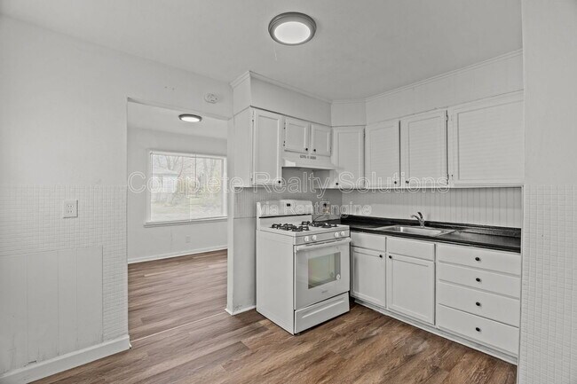 Building Photo - 9823 Winkler Dr