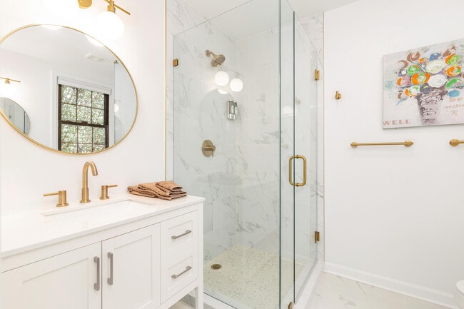 Building Photo - 240 Almeria Rd