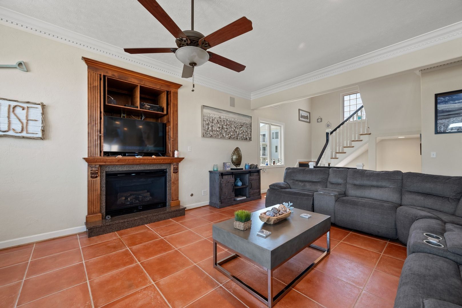 Building Photo - 811 N 1st St