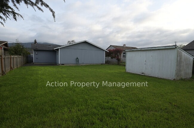 Building Photo - 2 bed, 1 bath, 1 car garage in Sequim
