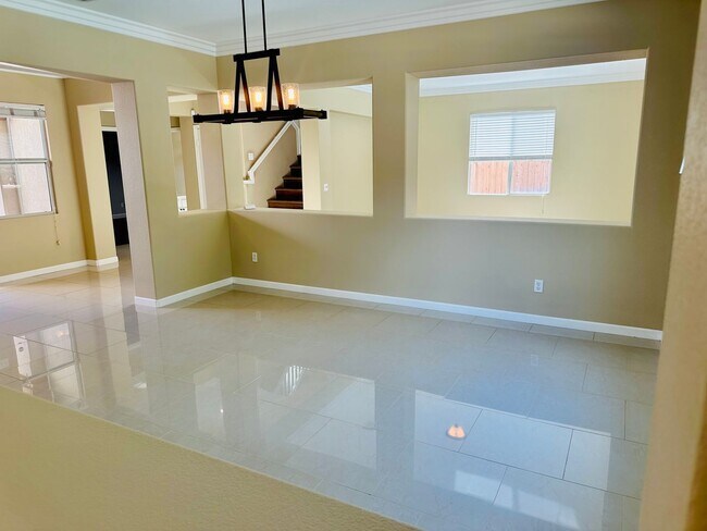 Building Photo - 5 bedroom Pool Home for rent in Murrieta
