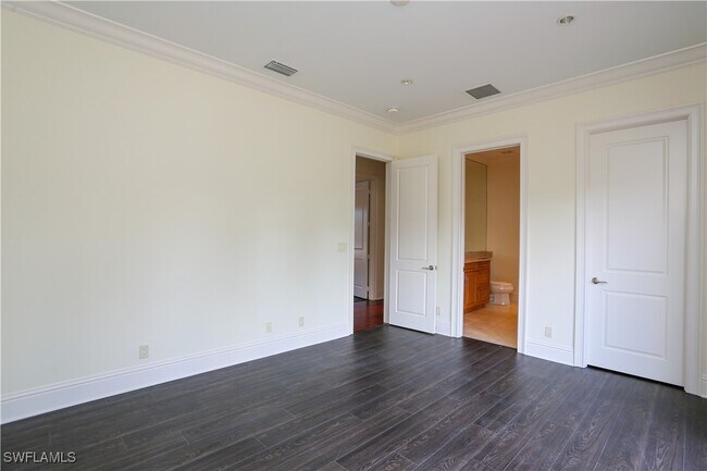 Building Photo - 823 Cassena Rd