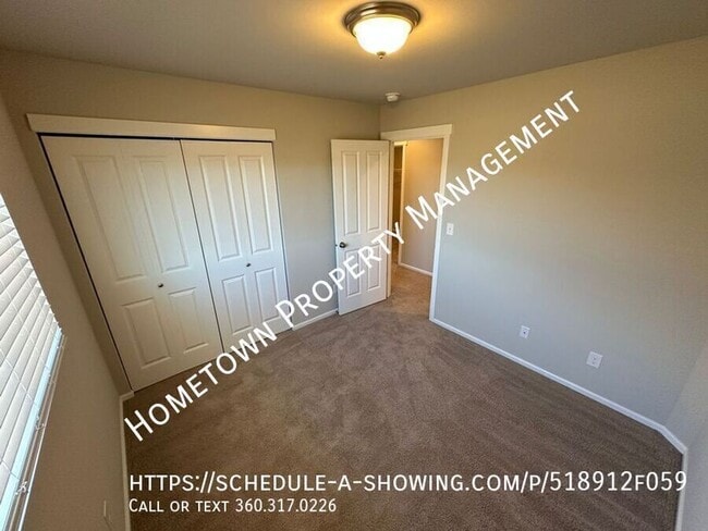 Building Photo - 6918 Honeylocust Ct NE