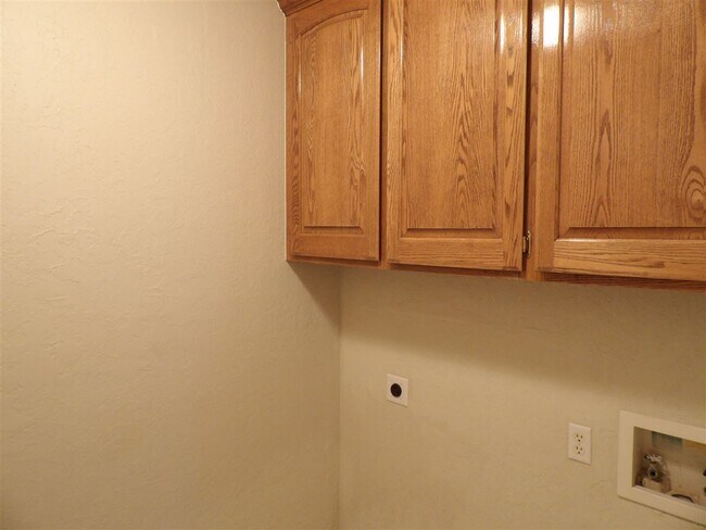 Building Photo - 405 SE Lancelot Ln
