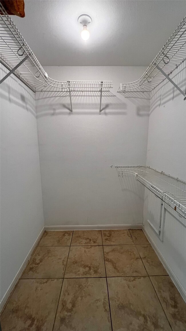 Building Photo - 16130 Seahorse Dr