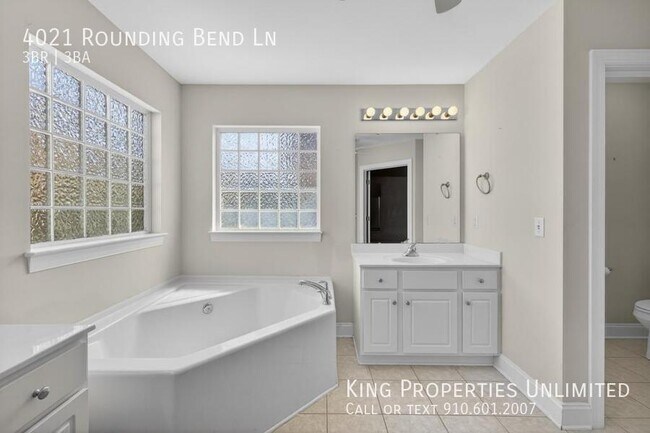 Building Photo - 4021 Rounding Bend Ln