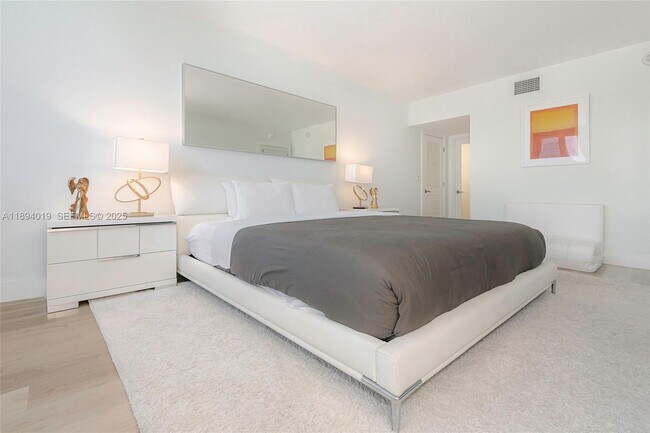 Building Photo - 2301 Collins Ave