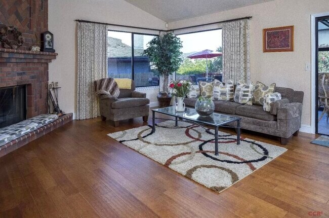 Building Photo - 684 Shamrock Ln